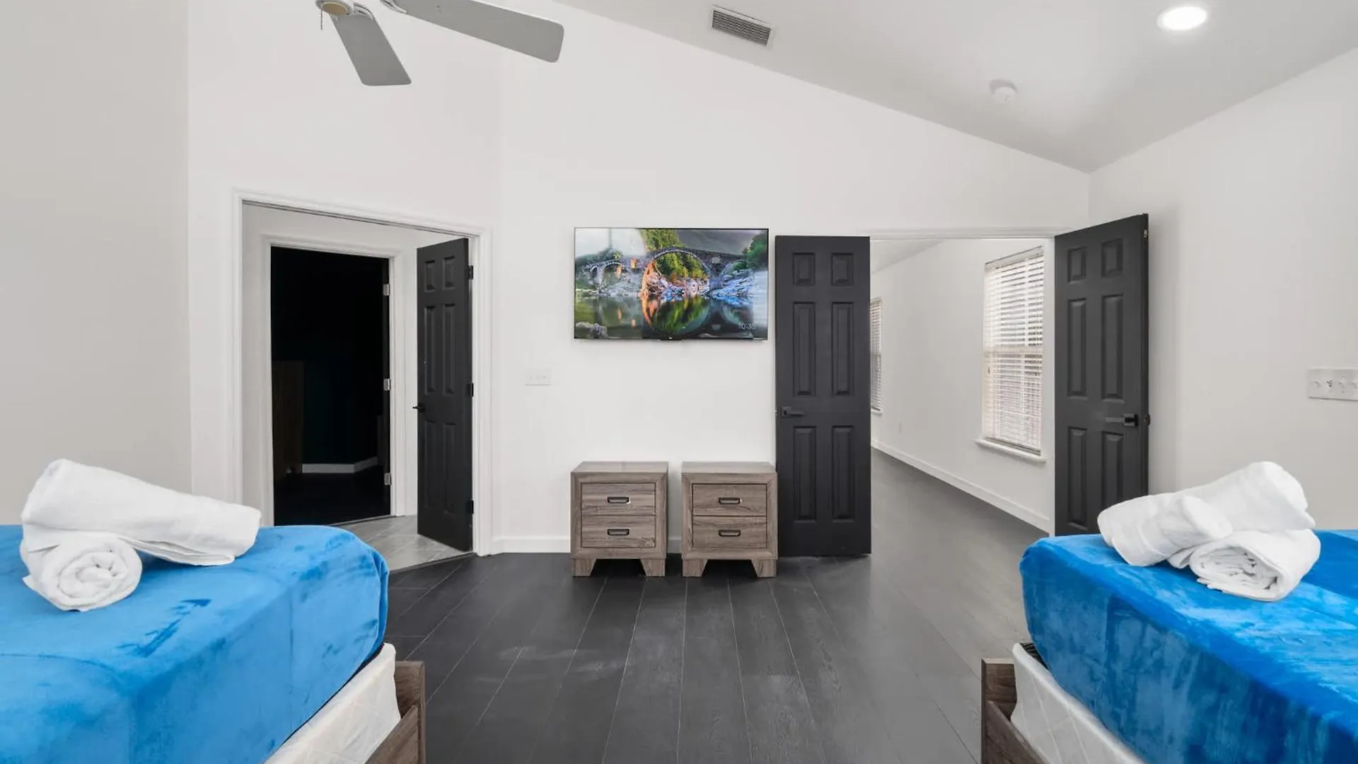 Luxury Waterfront Villa Heated Pool & Gameroom 탬파
