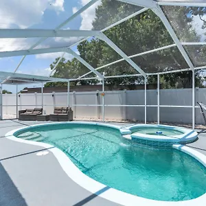 Holiday home Stunning Modern In With Pool - Just 5 Minutes From Airport!, Tampa
