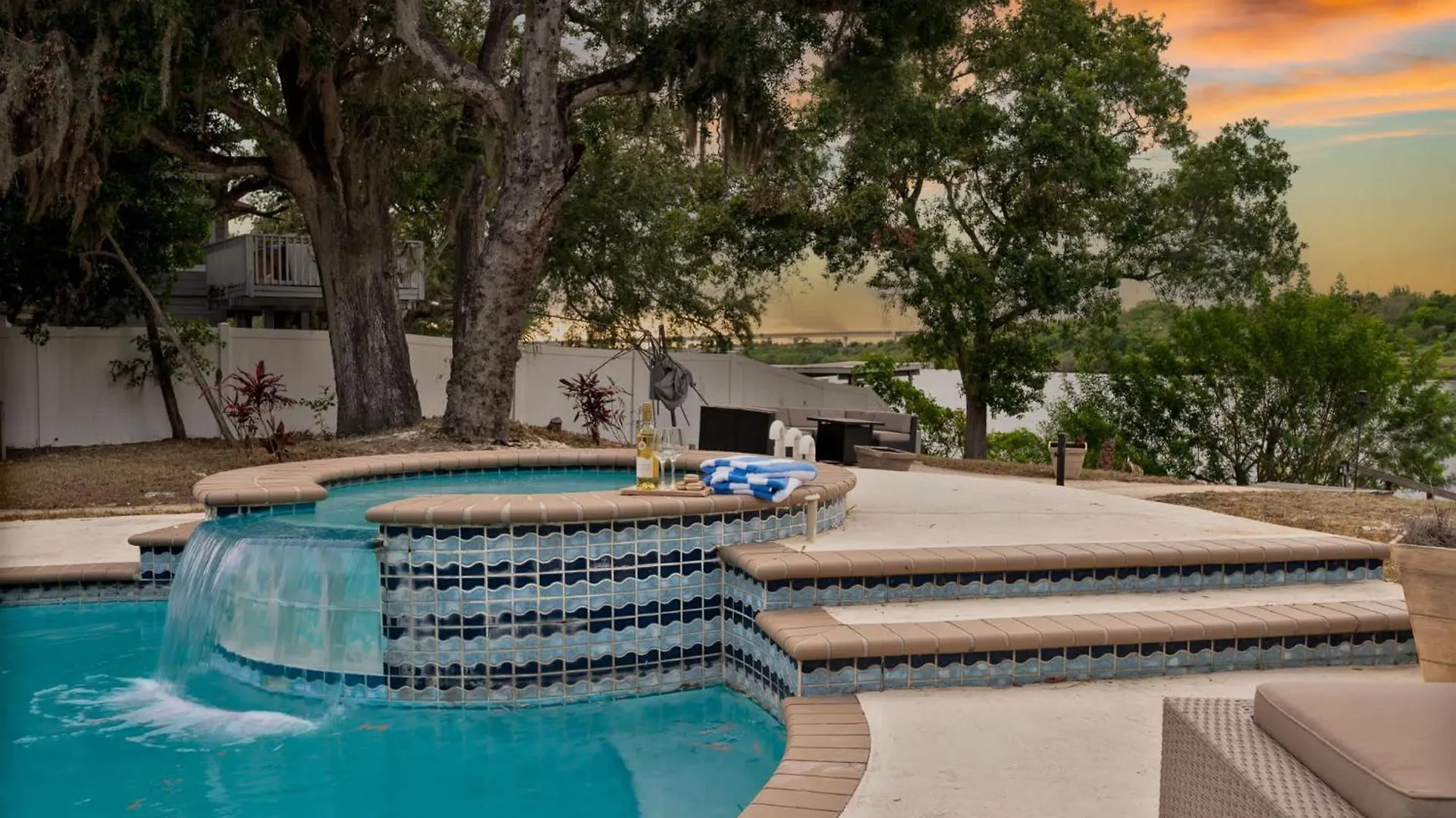 Luxury Waterfront Villa Heated Pool & Gameroom Tampa Dom wakacyjny