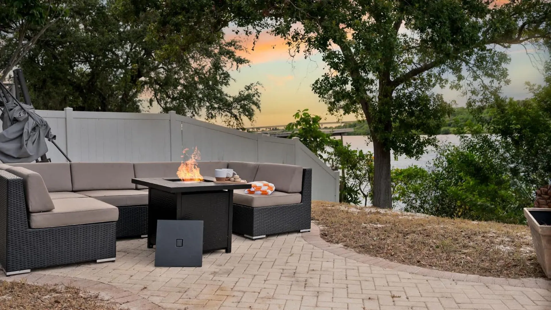 Dom wakacyjny Luxury Waterfront Villa Heated Pool & Gameroom Tampa Stany Zjednoczone Ameryki